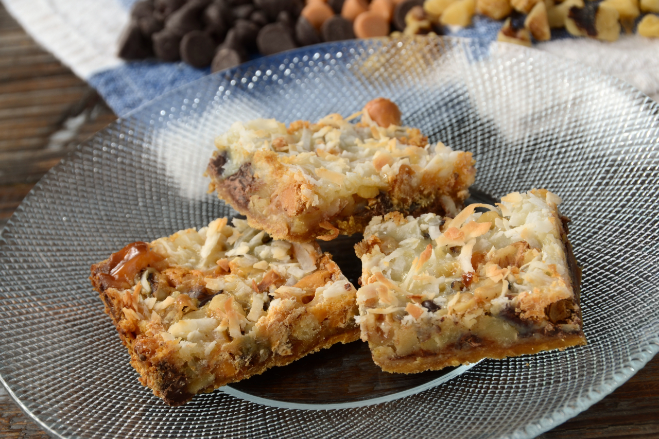 A shot of three Hello Dolly bars on a small plate