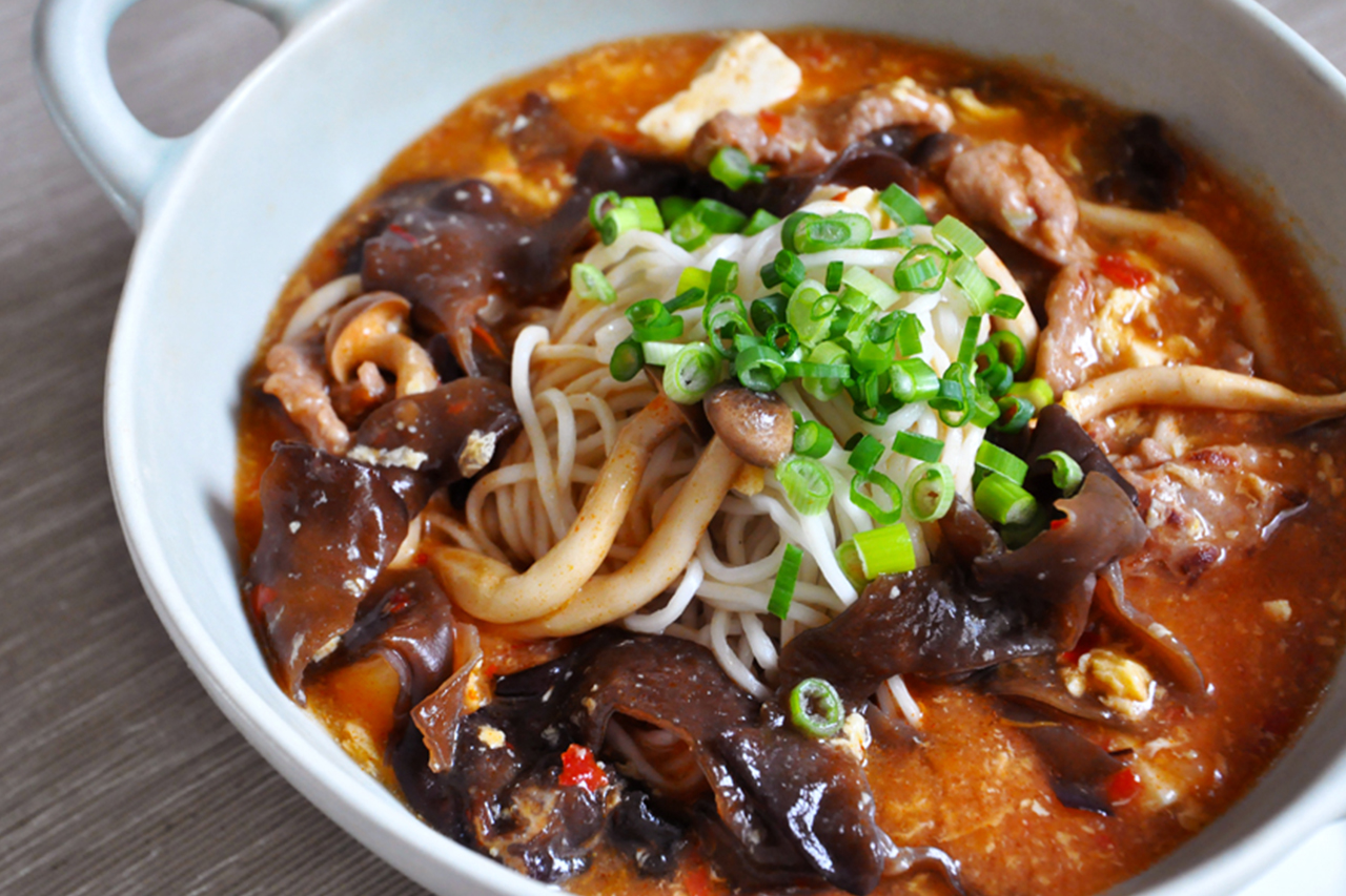 Easy Hot And Sour Soup With Shanghai Noodles