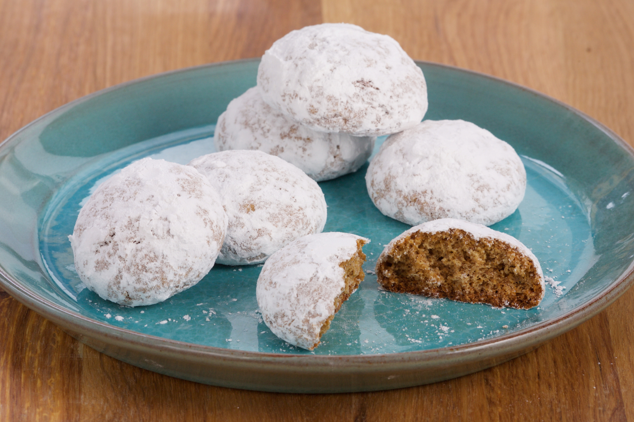 Anna Olson's icing-sugar coated Pfeffernusse cookies