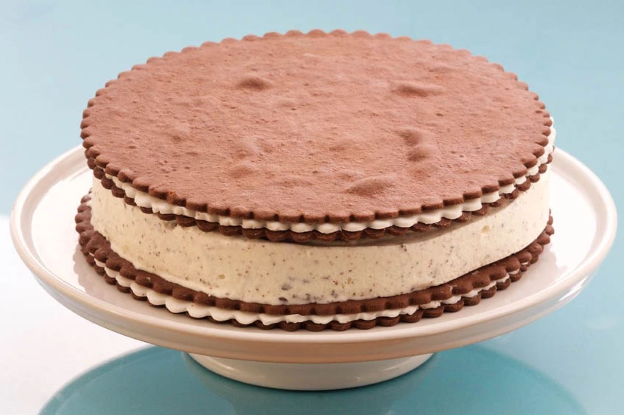 Anna Olson's Cookies & Cream Ice Cream Cake