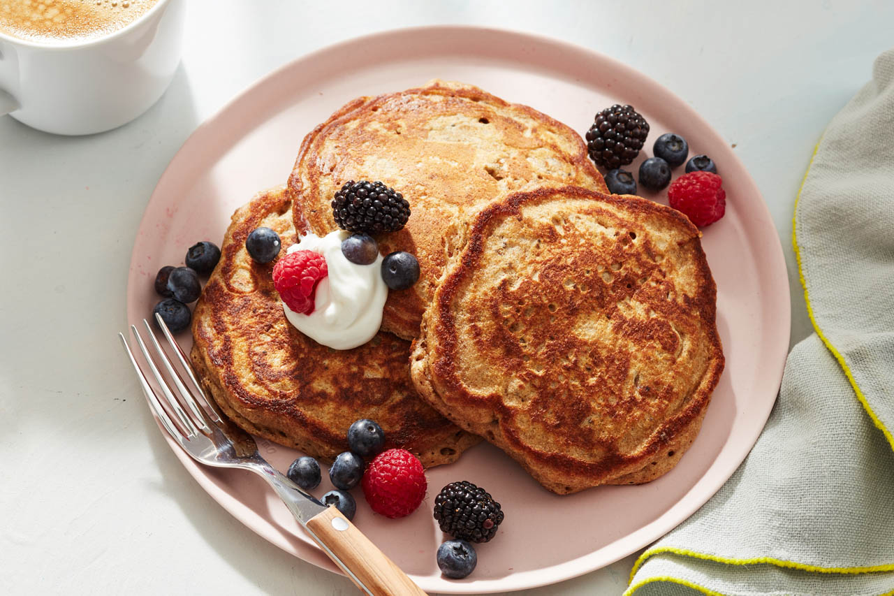 whole grain pancakes with berries