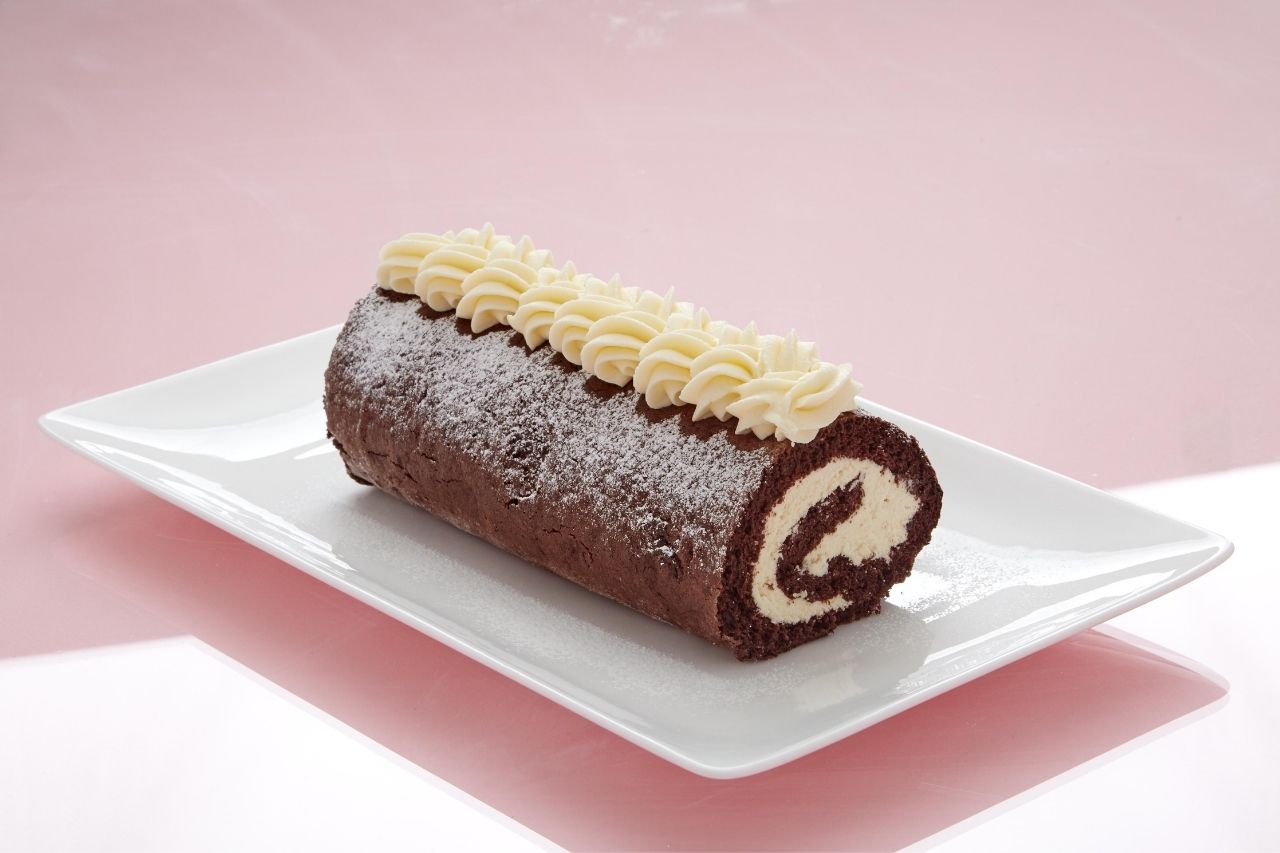 Raspberry Chocolate Swiss Roll Cake Recipe (video) - Tatyanas Everyday Food