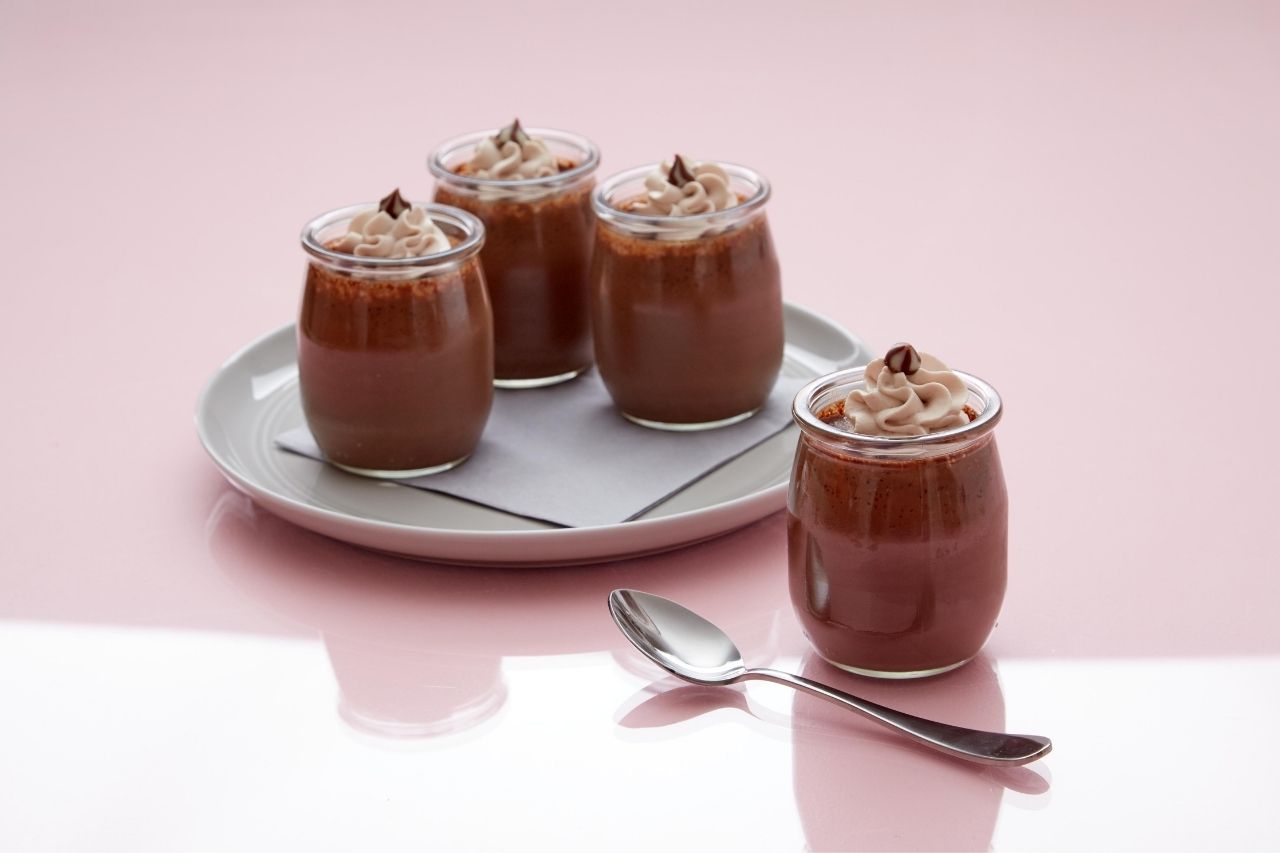 https://api.vip.foodnetwork.ca/wp-content/uploads/2018/05/Malted-Milk-Chocolate-Pots-de-Creme.jpg