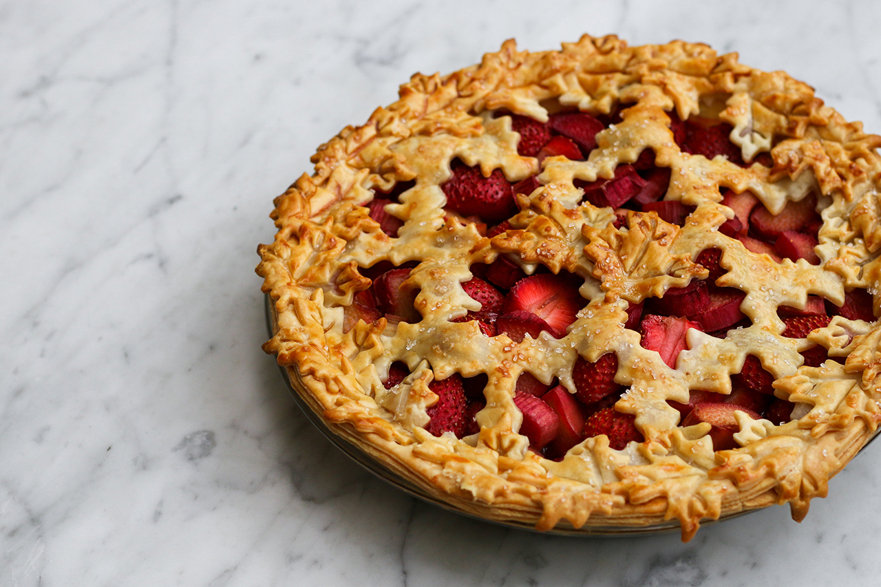 Best The Ultimate Strawberry Rhubarb Pie For Canada Day Recipes Great   StrawberryRhubarbPie 72 