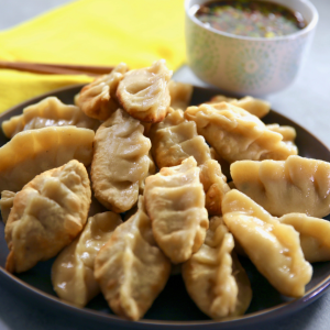 Chicken Pot Stickers with Dipping Sauce