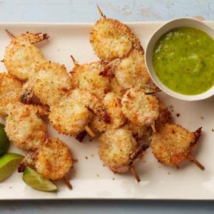 Whole30 Coconut-Crusted Shrimp with Pineapple-Chili Sauce
