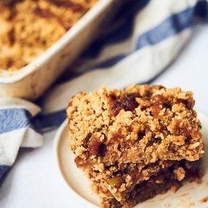 Healthy Apple Pie Squares with Date Caramel Sauce