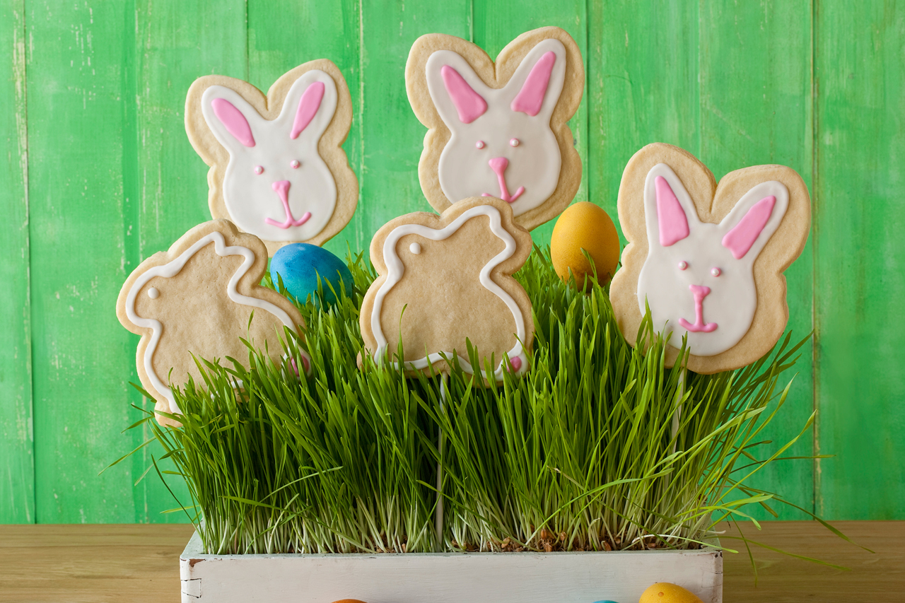 Easter bunny cookie centerpiece
