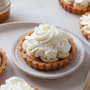 These Banoffee Tartlets = Our New Favourite Spring Baking Project