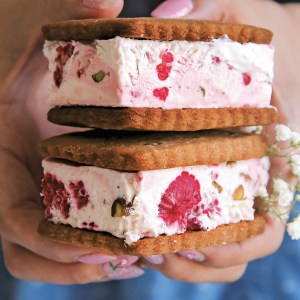These No-Churn Rose-Pistachio Ice Cream Sandwiches Need Just 8 Ingredients