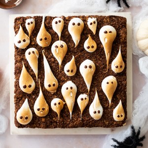 This Spooky S'mores Bars Recipe is the Perfect Halloween Treat