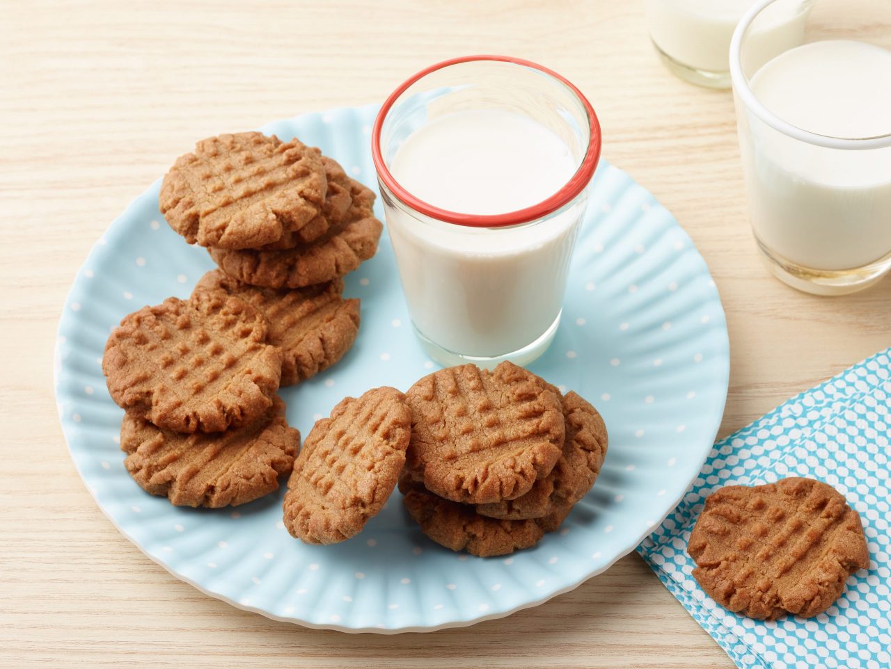 Best 3 Ingredient Peanut Butter Cookies Recipes Baking Food Network   FNK 3 Ingredient Peanut Butter Cookies V1 H Feat Scaled E1642599287651 