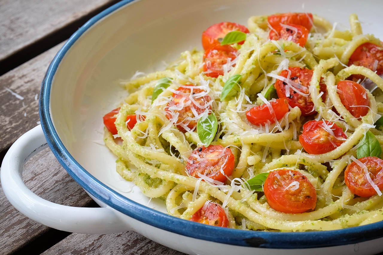 Pasta With Green Garlic Pesto And Roasted Tomatoes