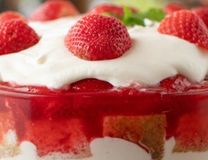 The Pioneer Woman's Strawberry Shortcake Trifle
