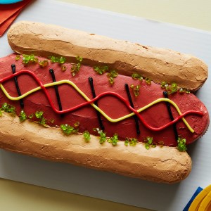 Hot Dog Pull-Apart Cupcake Cake