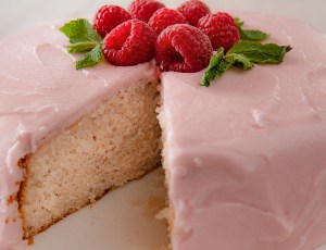 Lemon and Raspberry Cream Cake