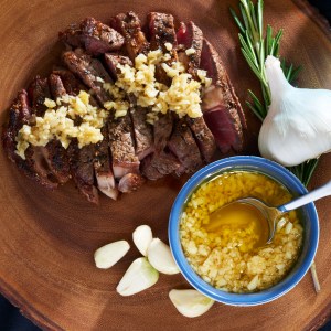 Perfect Ribeye Steak with 30 Cloves of Garlic Sauce