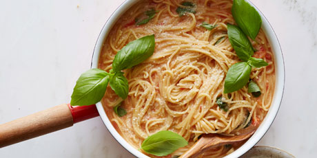 One-Pot Spaghetti With Fresh Tomato Sauce