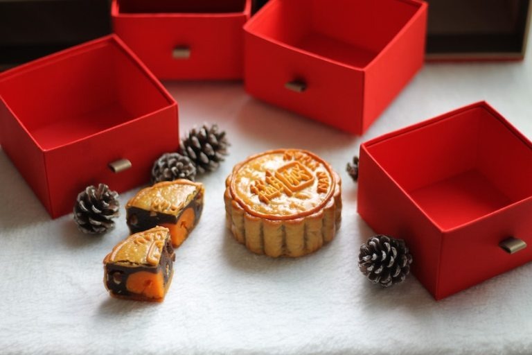 Mooncakes in boxes