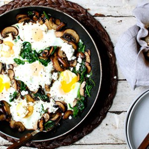 Breakfast Skillet With Spinach, Mushrooms and Goat Cheese