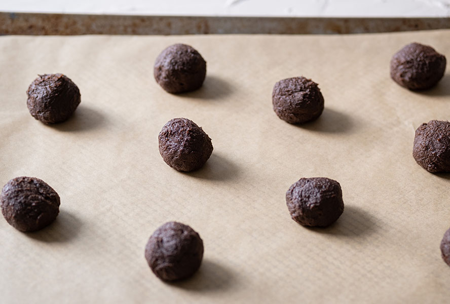 Chocolate Eggnog Sandwich Cookie Recipe