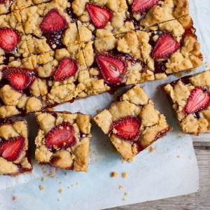 These Strawberry Shortbread Jammy Bars Are Almost Too Pretty to Eat