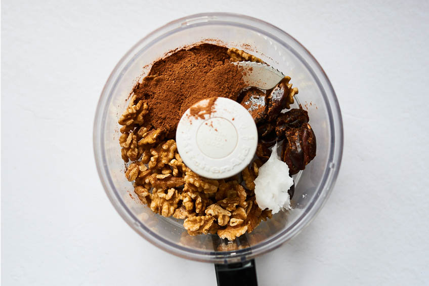 Ingredients for Healthy No-Bake Peanut Butter Cup Pie in a food processor