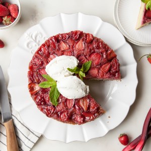 A Stunning Strawberry Rhubarb Upside-Down Cake That’ll Steal the Show