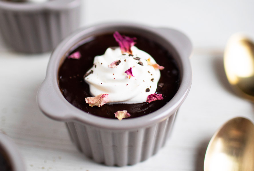 https://api.vip.foodnetwork.ca/wp-content/uploads/2021/10/valentines-day-pots-de-creme-6.jpg