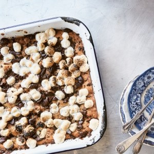 Impress Your Guests With These Irresistible S’Mores Cookie Bars