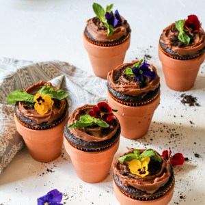 These One-Bowl Flowerpot Cupcakes Are the Cutest Thing We've Ever Seen