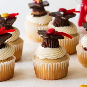 Easy Graduation Cupcakes to Celebrate Your Loved One's Success