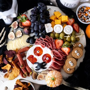 How to Make a Spooky Delicious Halloween Charcuterie Board