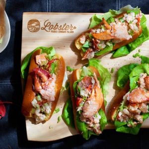 This 7-Ingredient PEI Lobster Roll is an East Coast Classic