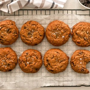 These Rye Oatmeal Chocolate Chip Cookies Are an Elegant Twist on a Classic