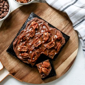 We Can't Get Enough of This Chocolatey Turtle Sheet Cake Recipe