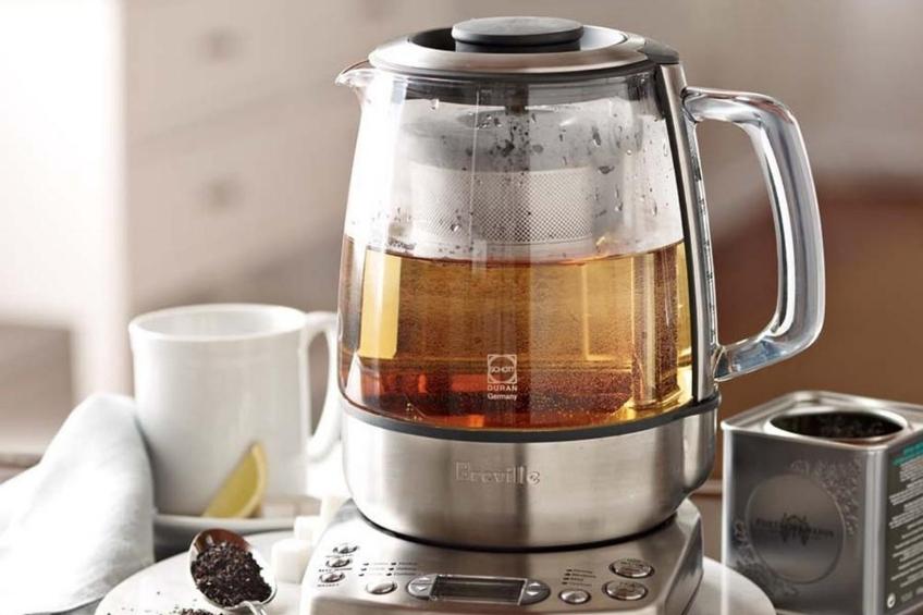 A clear Breville kettle.