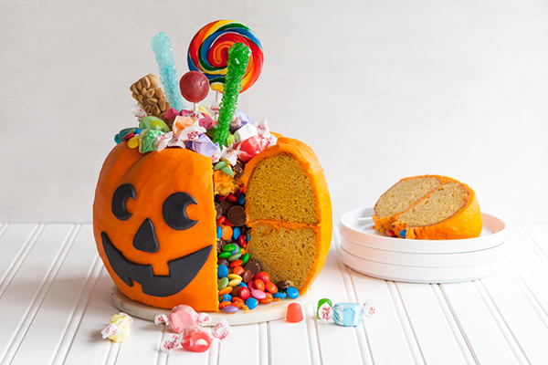Turn a Cake Into a Candy Pail