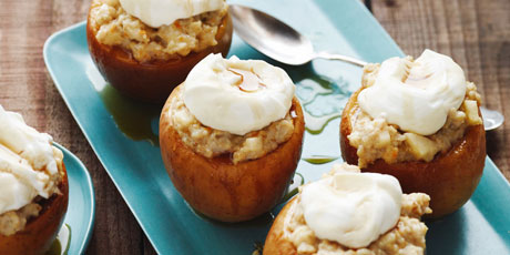 Baked Apples with Oatmeal and Yogurt