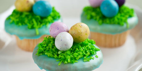 Robin's Egg Easter Basket Cupcake