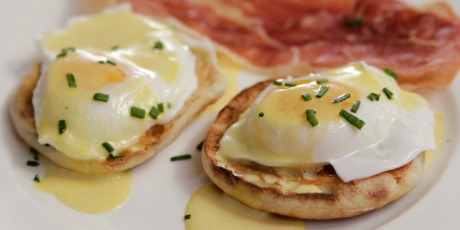 Eggs Benedict and Easy Hollandaise Sauce