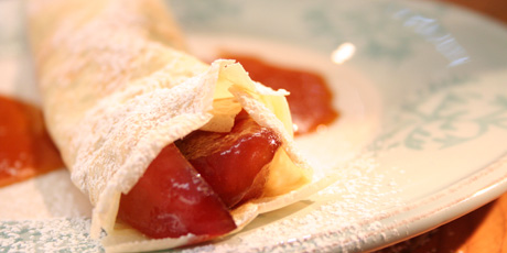 Crepes with  Sauteed Apple Slices