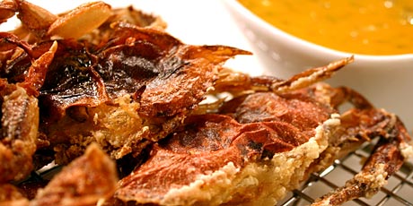 Crispy Soft-Shelled Crabs with Curried Mango Sauce