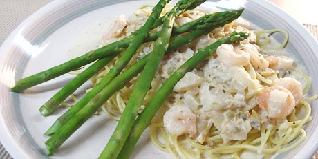 Easy Clam and Prawn Sauce on Pasta with Asparagus