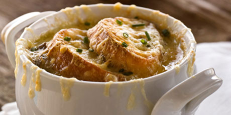French Onion Soup with Croutons au Gratin