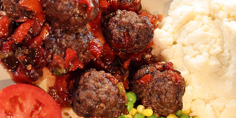 Grape and Tomato Meatballs with Mashed Potatoes, Corn and Peas