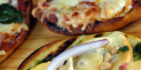 Grilled Pizza 2 Ways for the Kids and Adults