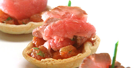Latin Spice Beef Cups with Smokey Tomato Relish