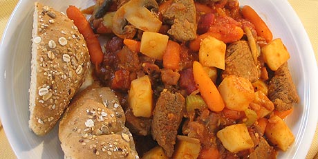 Lean Gourmet Sirloin Stew with Buns