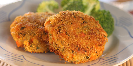 Lobster Cakes with Thai Dipping Sauce, Rice and Broccoli